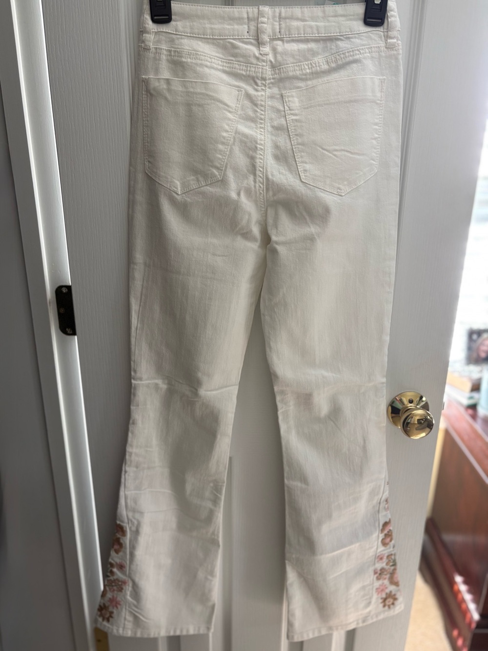 Prosperity Ivory Floral Embroidered Flare Jeans with vintage feel boho style - Picture 4 of 6